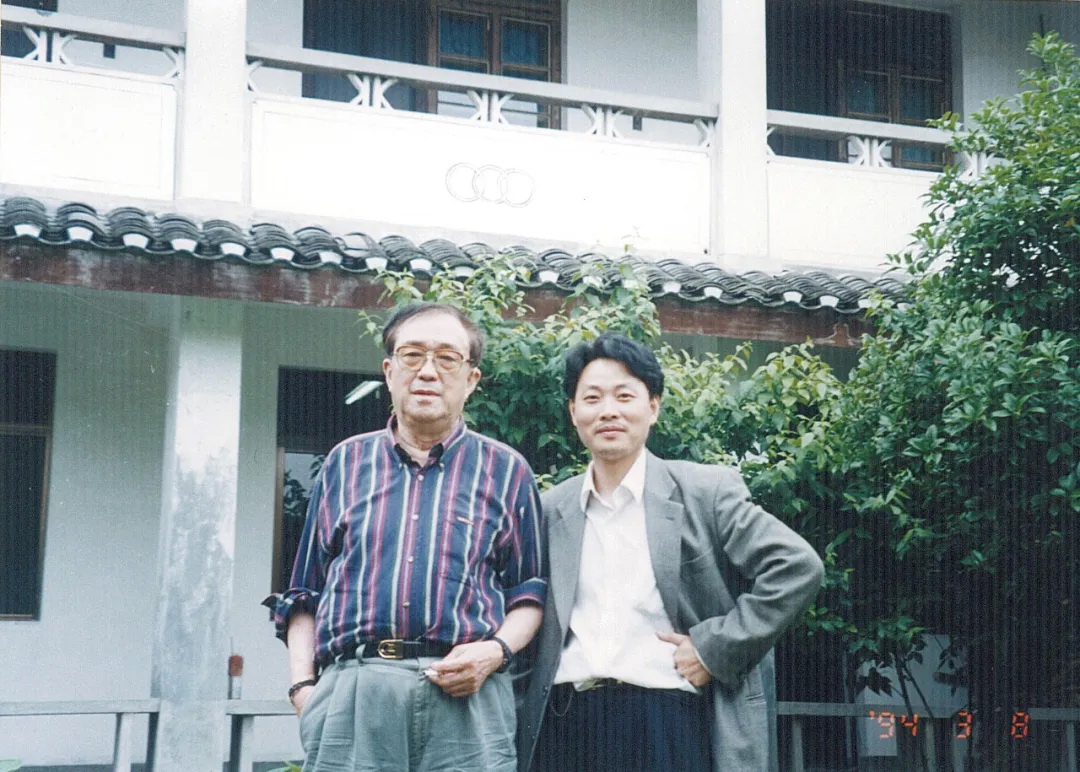 聯(lián)系我們005